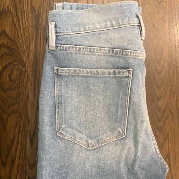 Frame straight leg, light wash jeans. Mid-rise. - Picture 4 of 6